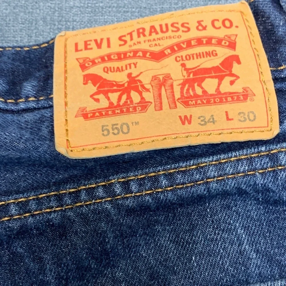 Levi's 550 Relaxed Fit Jeans Mens 34X30 Blue Denim Medium Wash 5-Pockets